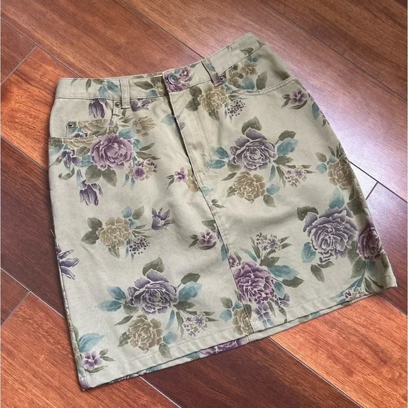 Kate Hill Petite Dark Floral Skirt - Picture 1 of 7